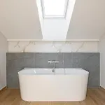 Modern 80kvm I Balcony I Parking I Cohost Apartman *