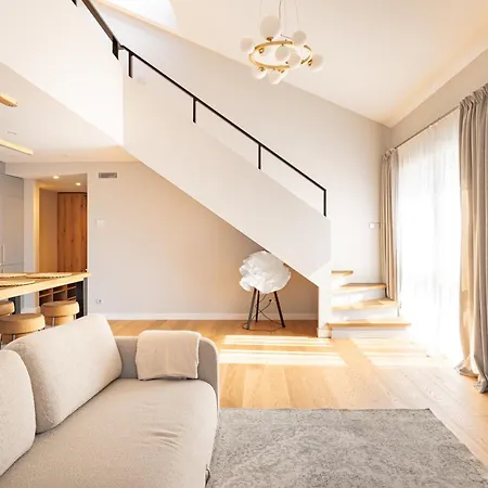 Modern 80m2 I Balcony I Parking I Cohost *