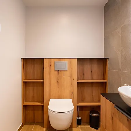 Apartman Modern 80m2 I Balcony I Parking I Cohost *