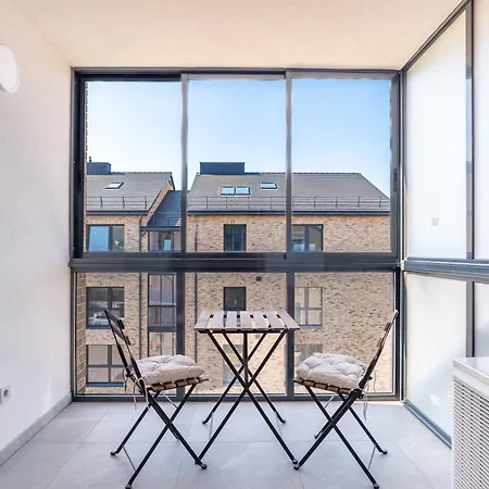 Modern 80m2 I Balcony I Parking I Cohost Apartman *