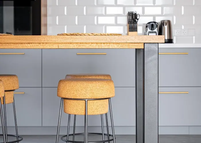 דירה Modern 80kvm I Balcony I Parking I Cohost