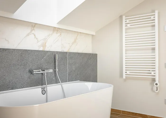 Modern 80kvm I Balcony I Parking I Cohost