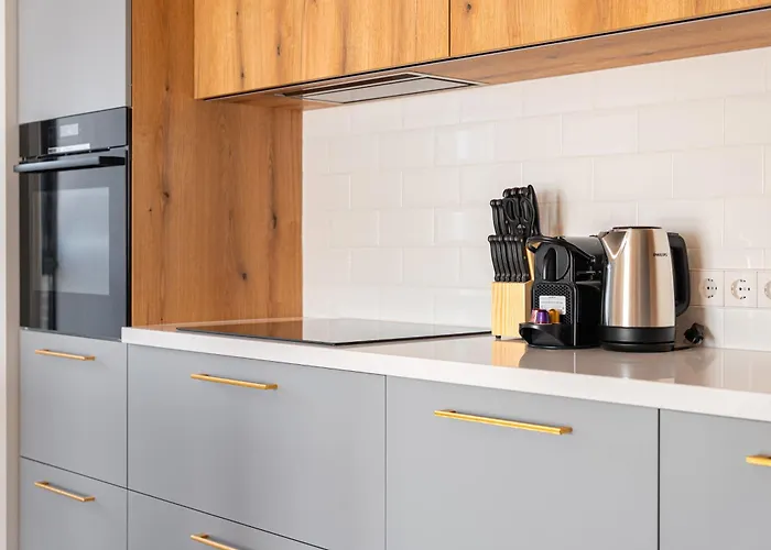 דירה Modern 80kvm I Balcony I Parking I Cohost *