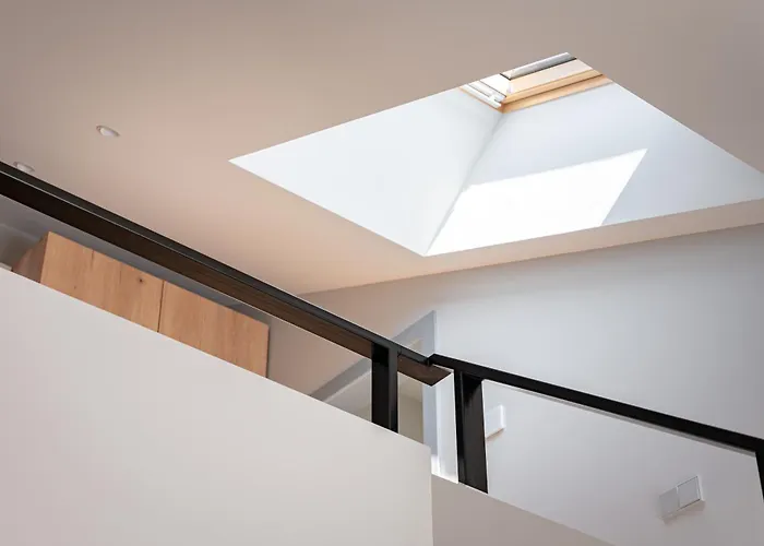 Modern 80kvm I Balcony I Parking I Cohost * קלייפדה