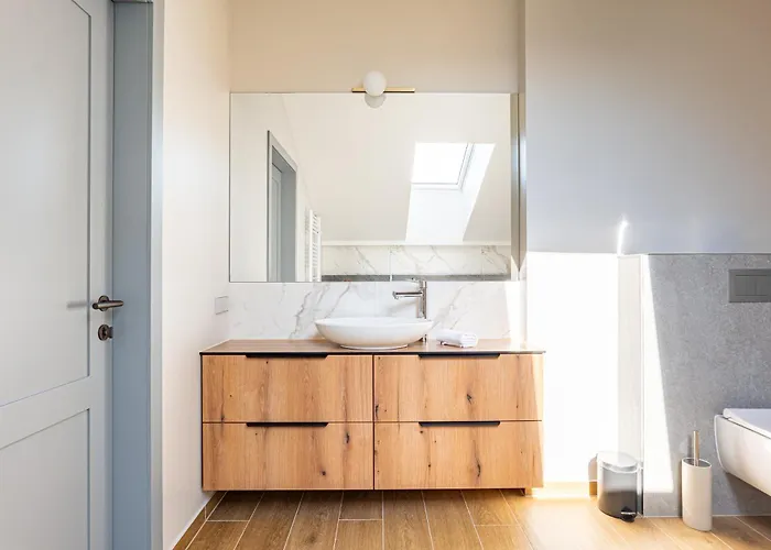 Modern 80kvm I Balcony I Parking I Cohost