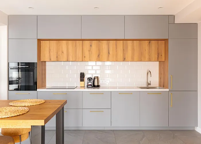 דירה Modern 80kvm I Balcony I Parking I Cohost *