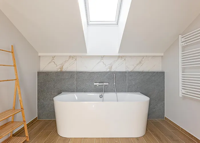 Modern 80kvm I Balcony I Parking I Cohost דירה *