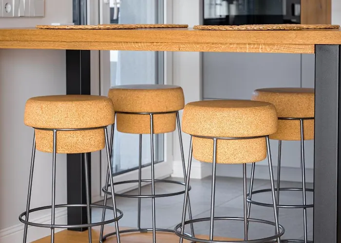 Modern 80kvm I Balcony I Parking I Cohost קלייפדה