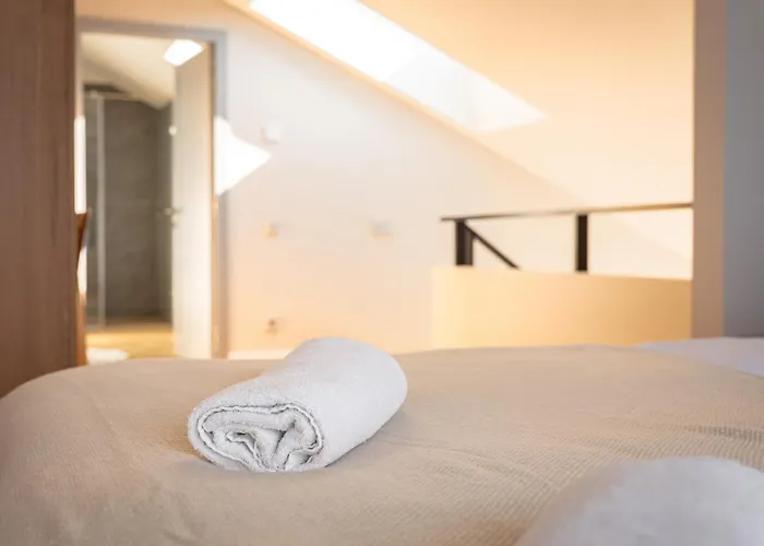 Modern 80kvm I Balcony I Parking I Cohost דירה קלייפדה